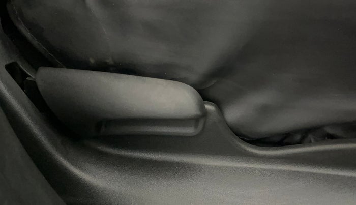 2021 Maruti Vitara Brezza VXI, CNG, Manual, 79,338 km, Driver Side Adjustment Panel