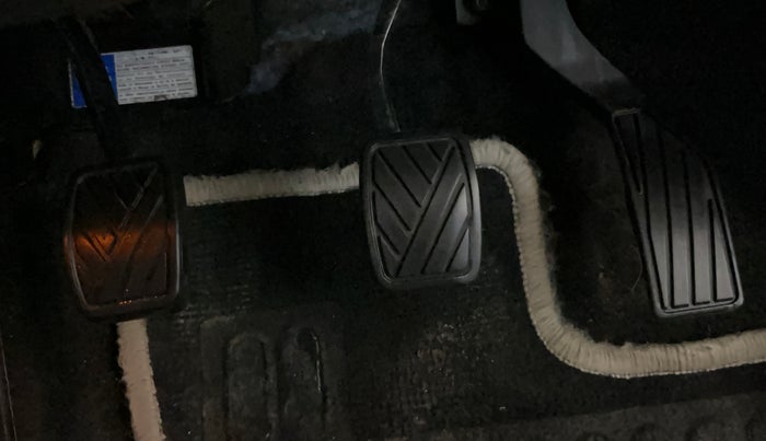 2021 Maruti Vitara Brezza VXI, CNG, Manual, 79,338 km, Pedals