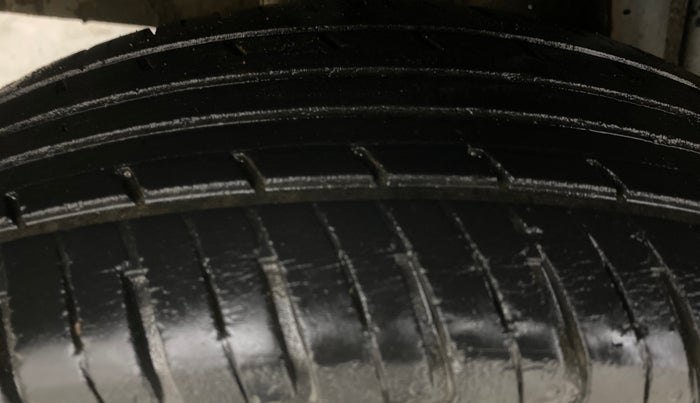 2018 Renault Kwid RXT 1.0, Petrol, Manual, 77,887 km, Right Rear Tyre Tread