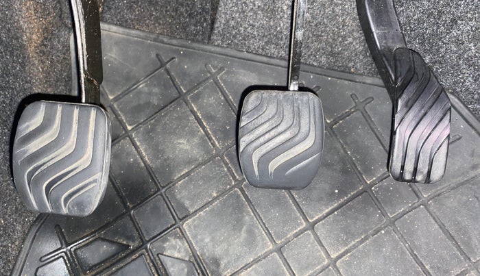 2018 Renault Kwid RXT 1.0, Petrol, Manual, 77,887 km, Pedals