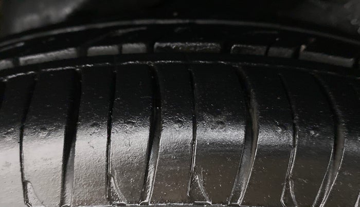 2013 Hyundai i10 ERA 1.1, Petrol, Manual, 62,049 km, Left Rear Tyre Tread