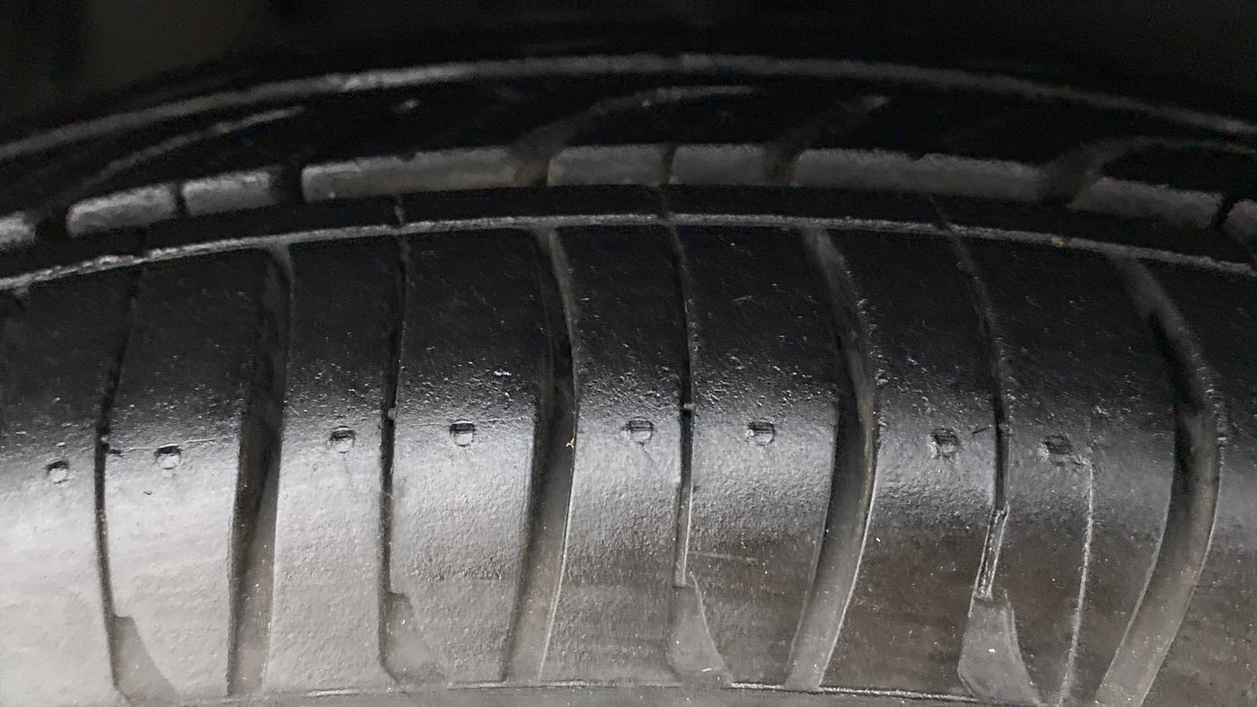 2013 Hyundai i10 ERA 1.1, Petrol, Manual, 62,049 km, Right Front Tyre Tread
