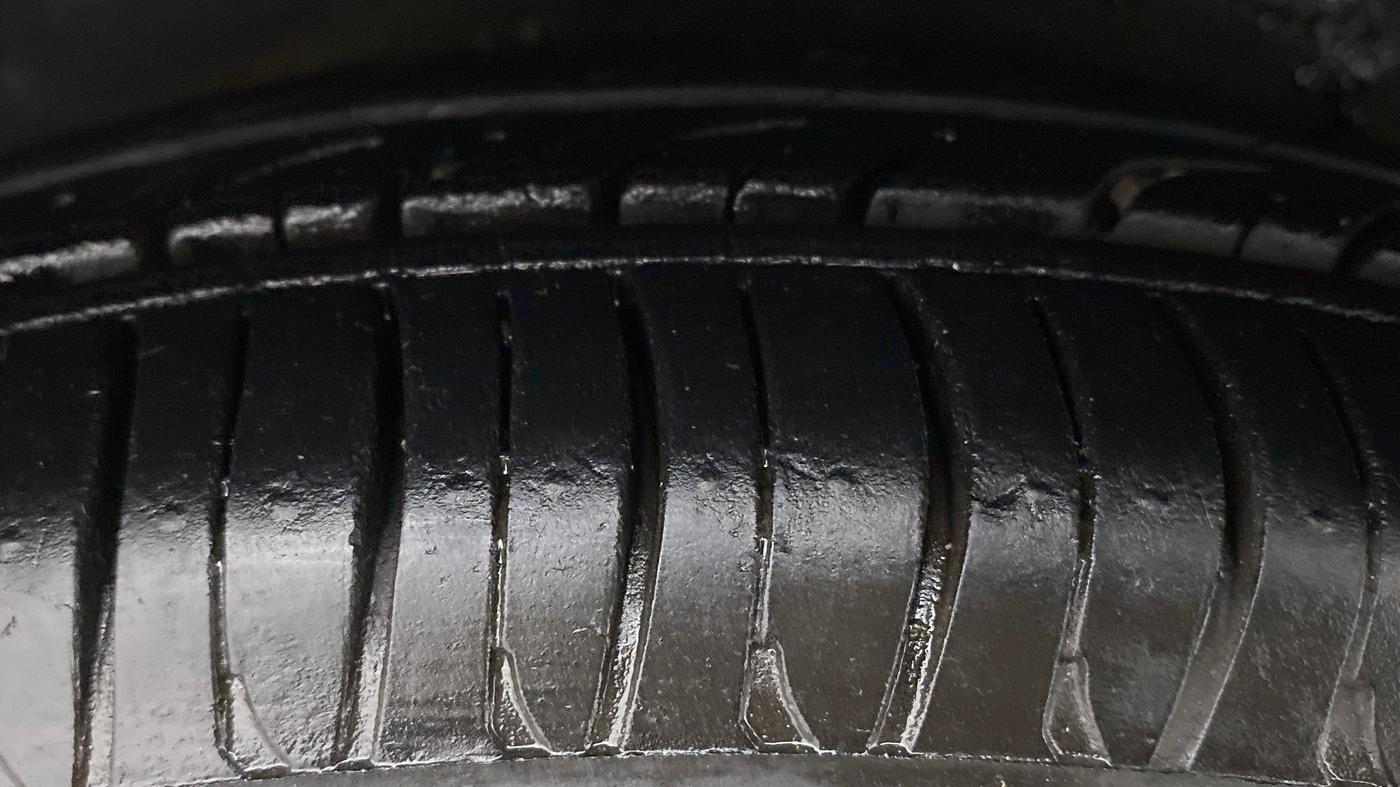 2013 Hyundai i10 ERA 1.1, Petrol, Manual, 62,049 km, Right Rear Tyre Tread