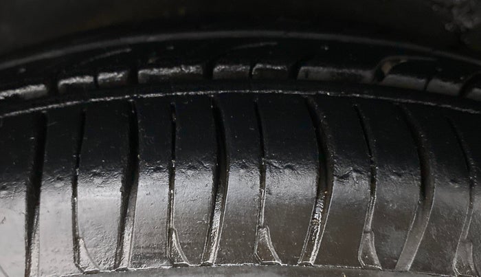 2013 Hyundai i10 ERA 1.1, Petrol, Manual, 62,049 km, Right Rear Tyre Tread