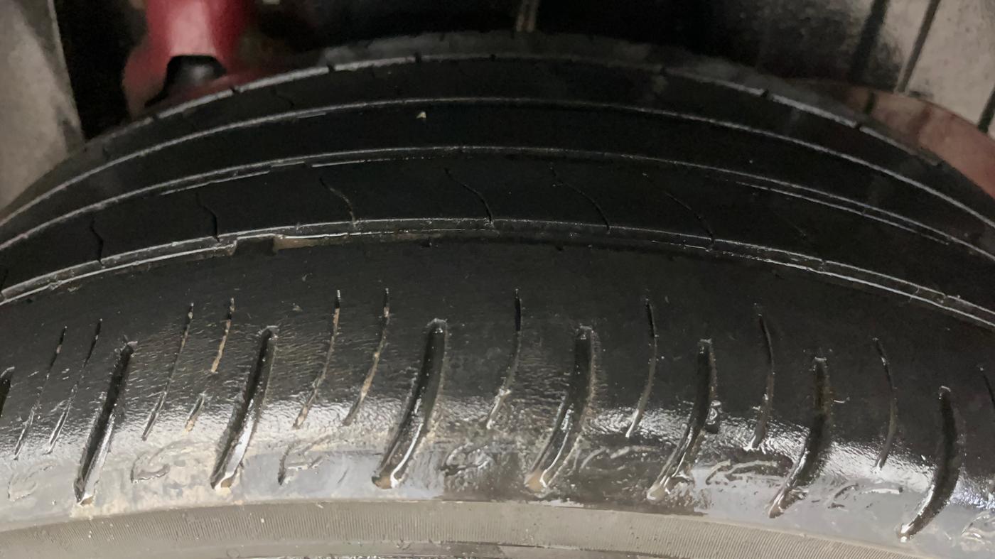 2019 Mahindra XUV300 W8 1.2 PETROL, Petrol, Manual, 44,463 km, Left Rear Tyre Tread