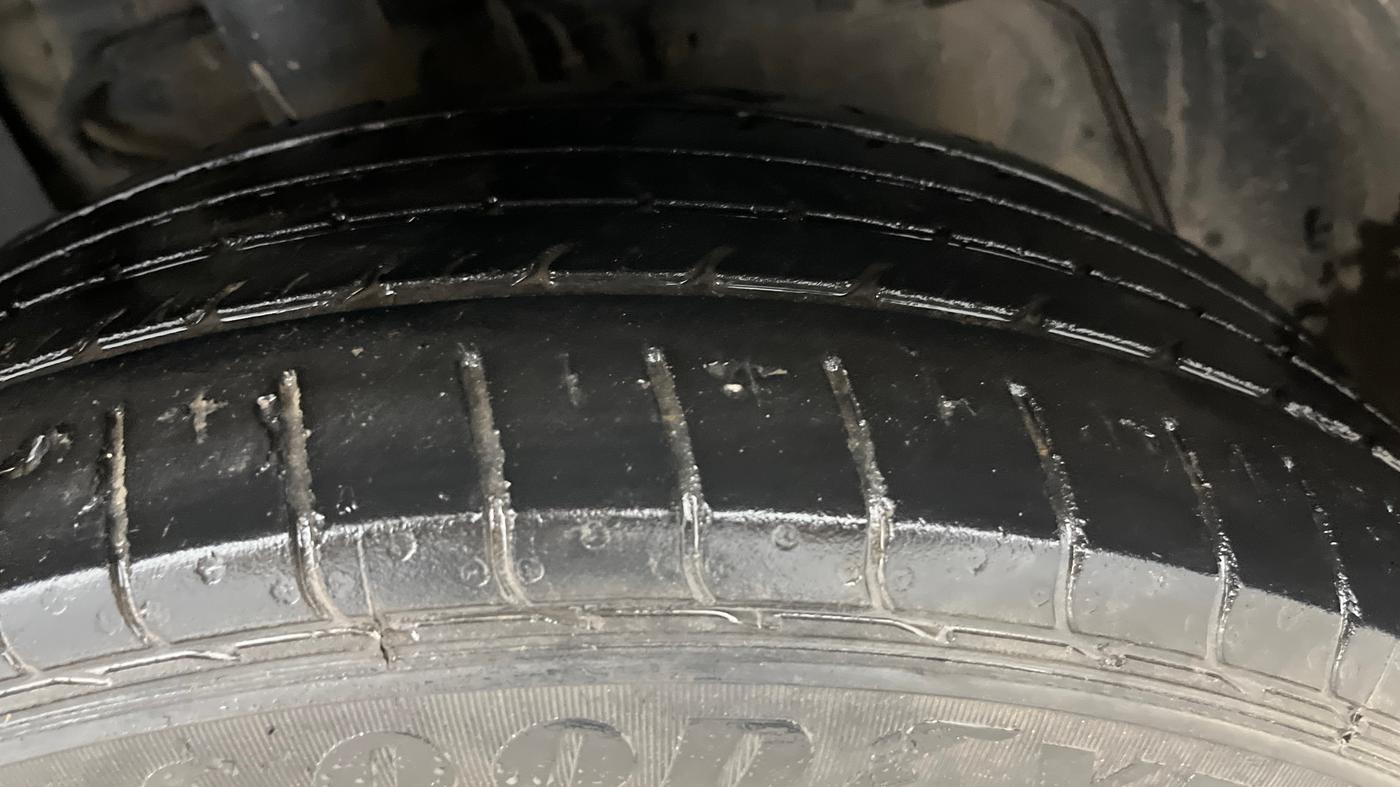 2020 Tata NEXON XM PETROL, Petrol, Manual, 69,249 km, Right Front Tyre Tread