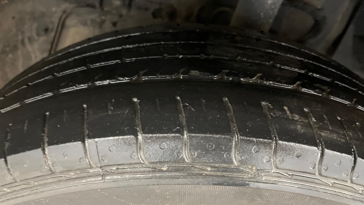 2020 Tata NEXON XM PETROL, Petrol, Manual, 69,249 km, Left Front Tyre Tread