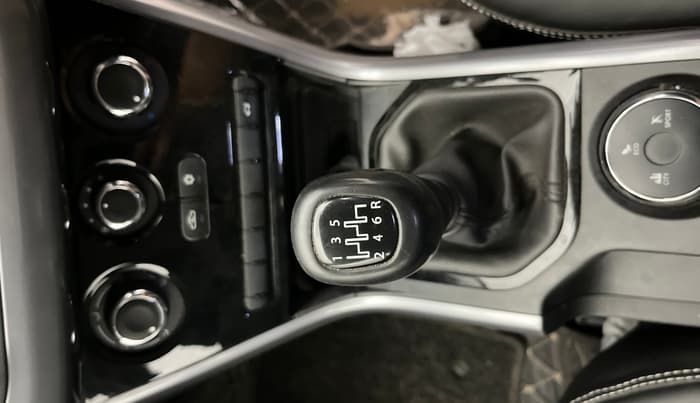 2020 Tata NEXON XM PETROL, Petrol, Manual, 69,022 km, Gear Lever