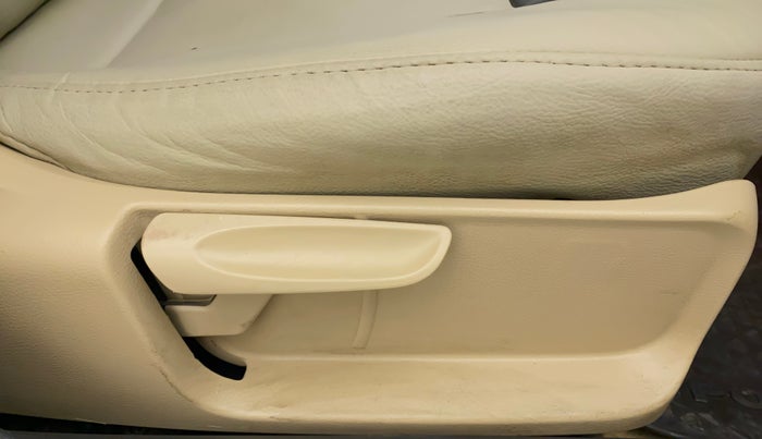 2015 Volkswagen Polo HIGHLINE1.2L, Petrol, Manual, 65,040 km, Driver Side Adjustment Panel