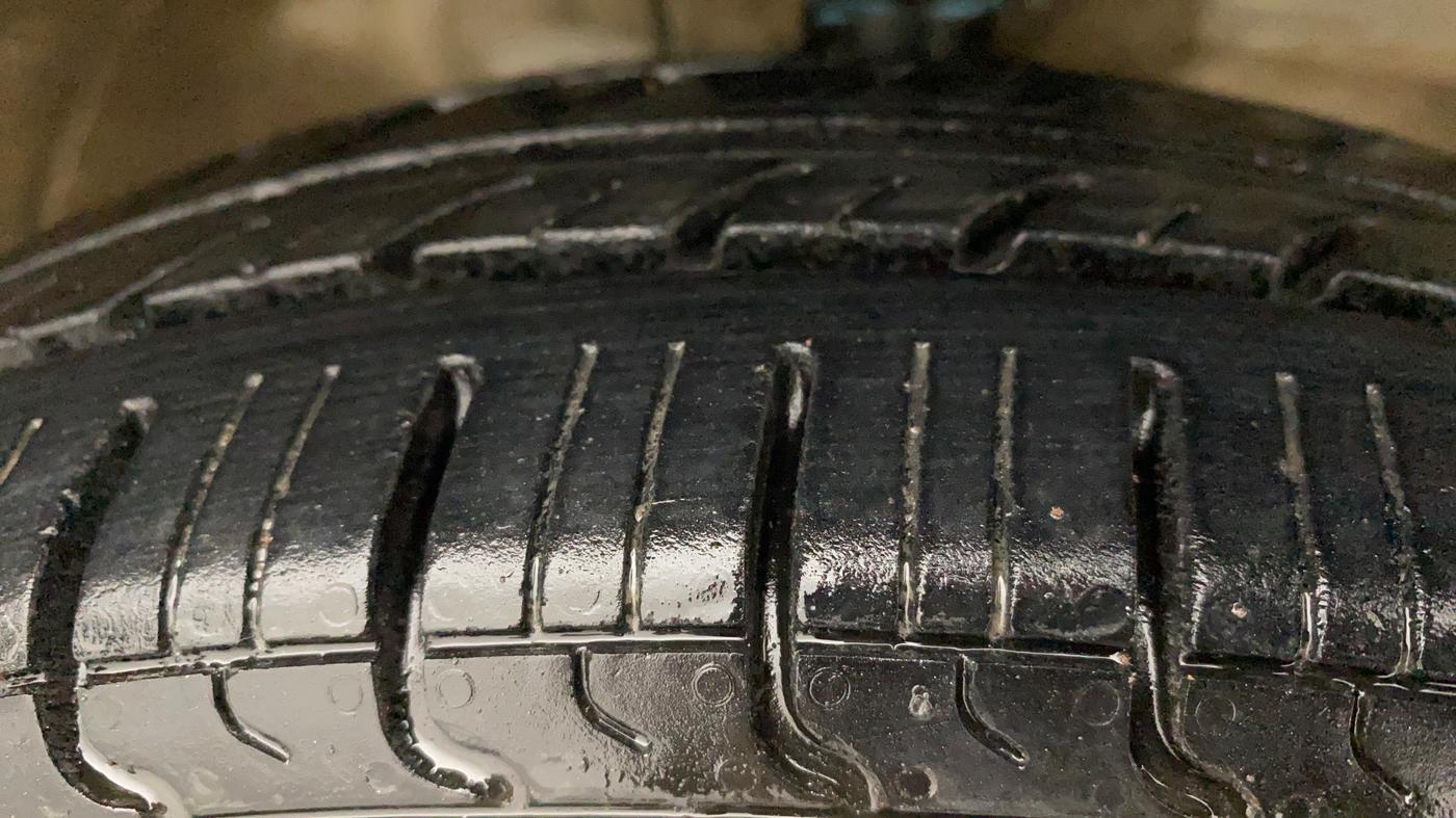 2015 Maruti Wagon R 1.0 LXI, Petrol, Manual, 86,383 km, Right Front Tyre Tread