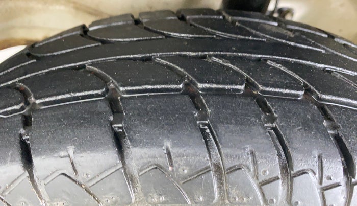 2018 Maruti Wagon R 1.0 LXI CNG, CNG, Manual, 61,090 km, Left Front Tyre Tread