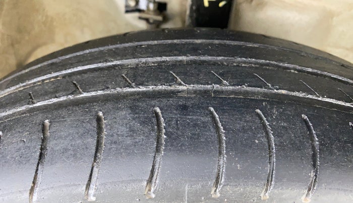 2018 Maruti Wagon R 1.0 LXI CNG, CNG, Manual, 61,090 km, Right Front Tyre Tread