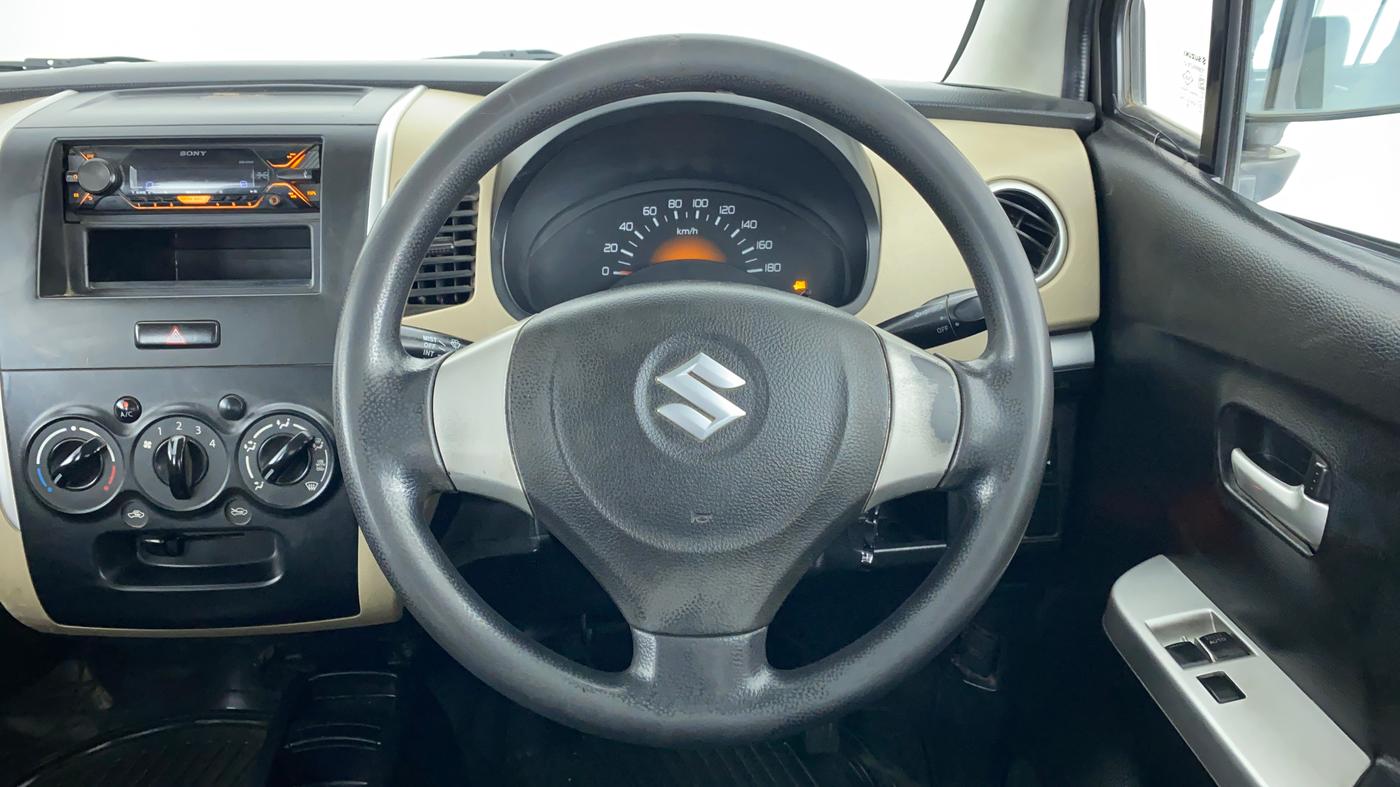 2018 Maruti Wagon R 1.0 LXI CNG, CNG, Manual, 61,090 km, Steering Wheel Close Up