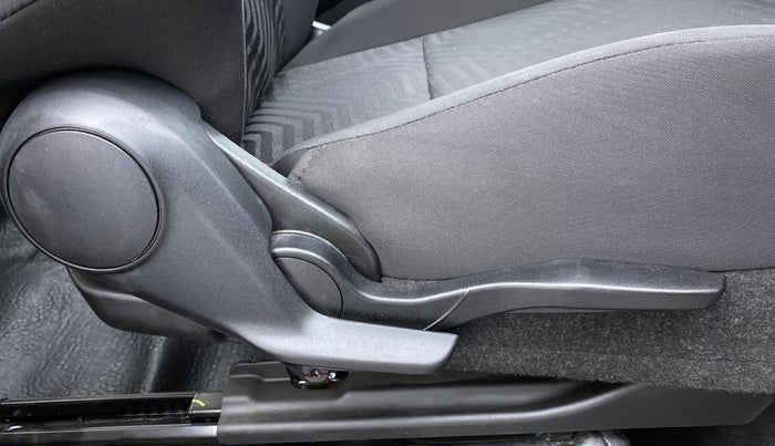 2020 Maruti Swift VXI D, Petrol, Manual, 4,463 km, Driver Side Adjustment Panel