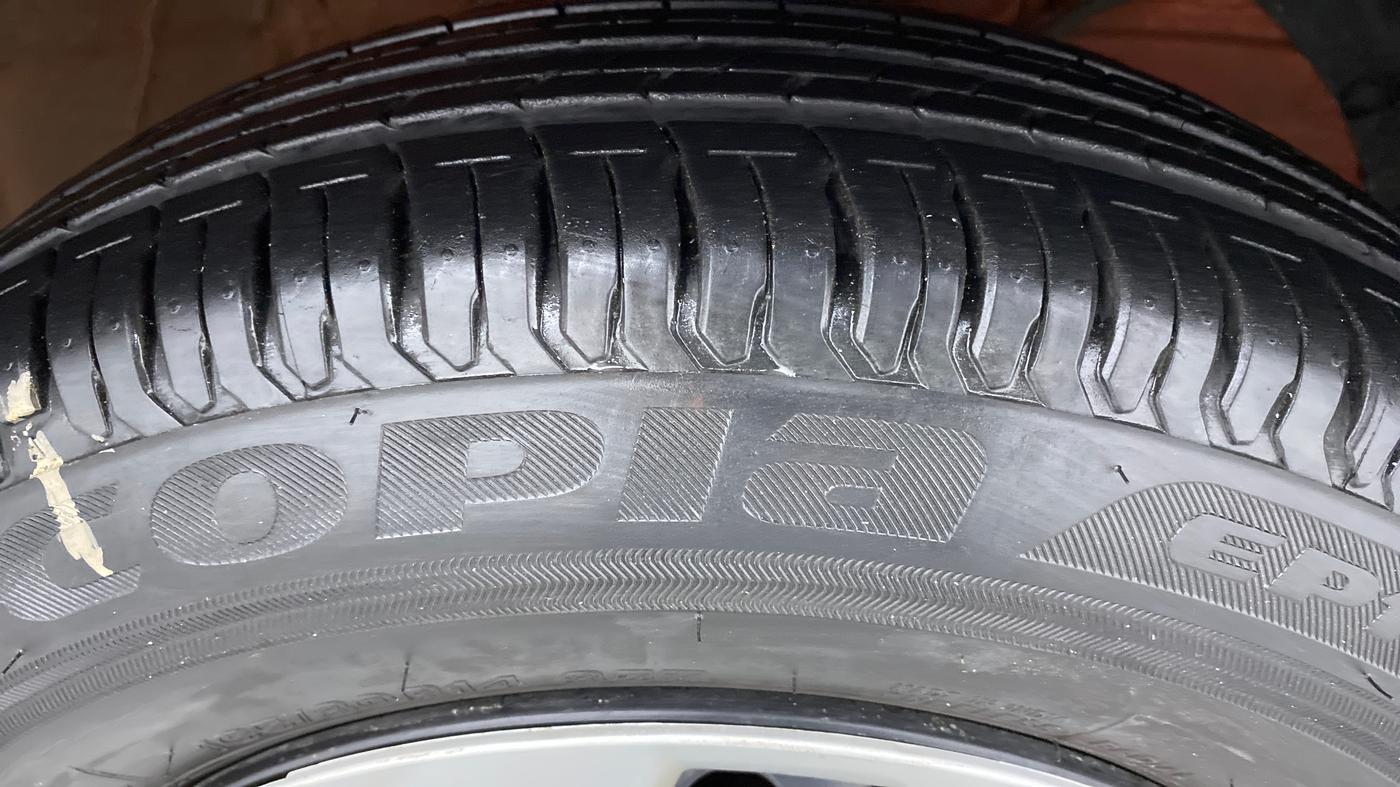 2020 Maruti Swift VXI D, Petrol, Manual, 4,463 km, Right Front Tyre Tread