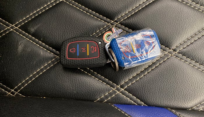 2019 Hyundai Elite i20 ASTA (O) CVT, Petrol, Automatic, 19,804 km, Key Close Up