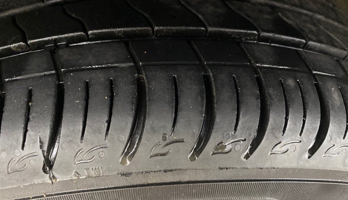 2019 Hyundai Elite i20 ASTA (O) CVT, Petrol, Automatic, 19,804 km, Left Front Tyre Tread