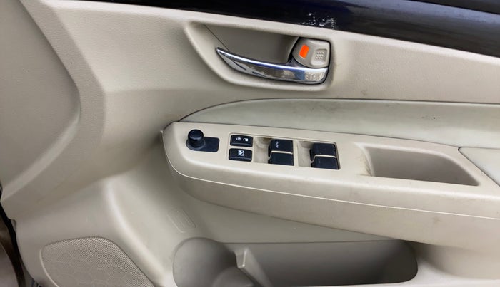 2016 Maruti Ciaz VDI+ SHVS, Diesel, Manual, 1,05,845 km, Driver Side Door Panels Control