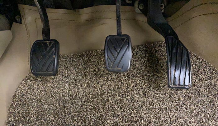 2016 Maruti Ciaz VDI+ SHVS, Diesel, Manual, 1,05,845 km, Pedals