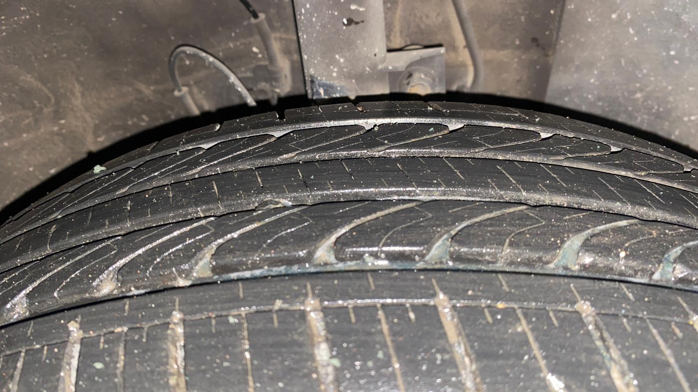 2021 Hyundai VENUE S+ 1.2, Petrol, Manual, 8,760 km, Right Front Tyre Tread