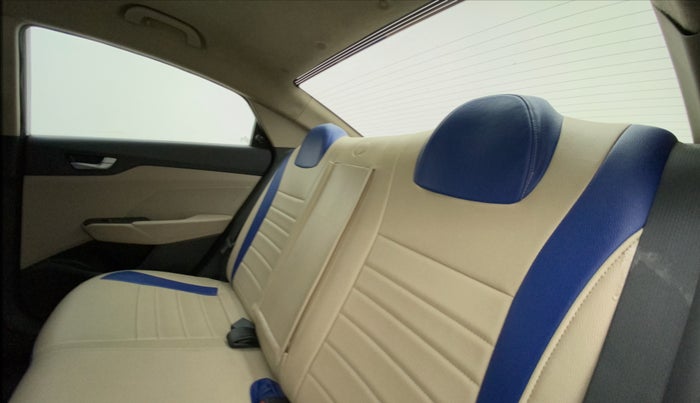 2018 Hyundai Verna 1.6 EX CRDI, Diesel, Manual, 76,393 km, Right Side Rear Door Cabin