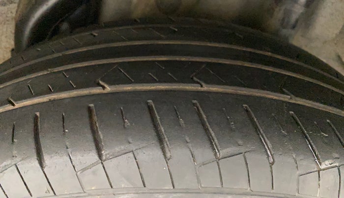 2018 Hyundai Verna 1.6 EX CRDI, Diesel, Manual, 76,393 km, Left Rear Tyre Tread