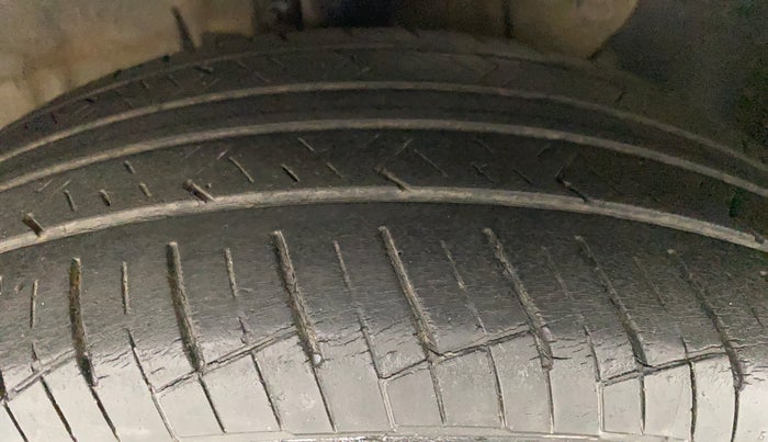 2018 Hyundai Verna 1.6 EX CRDI, Diesel, Manual, 76,393 km, Right Front Tyre Tread