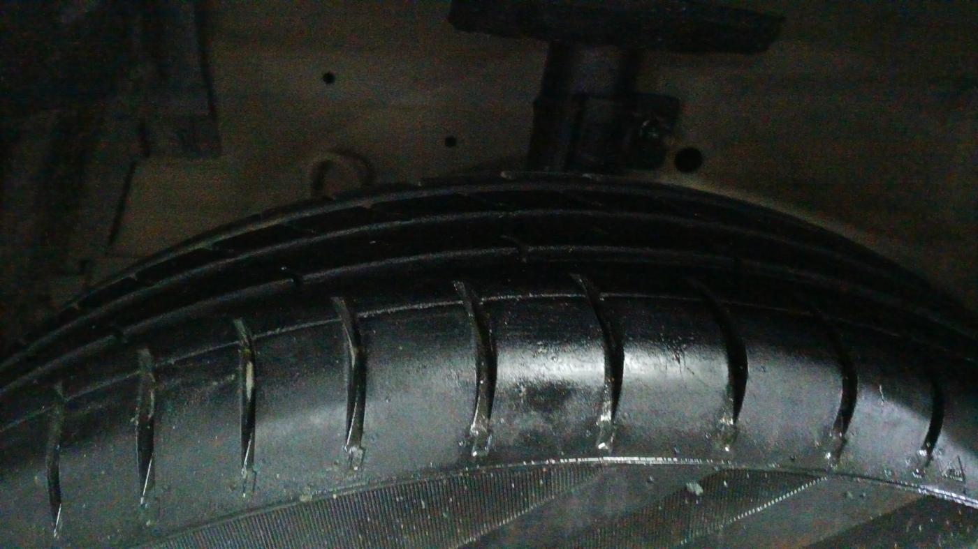 2014 Maruti Swift Dzire VXI, Petrol, Manual, 83,299 km, Left Front Tyre Tread