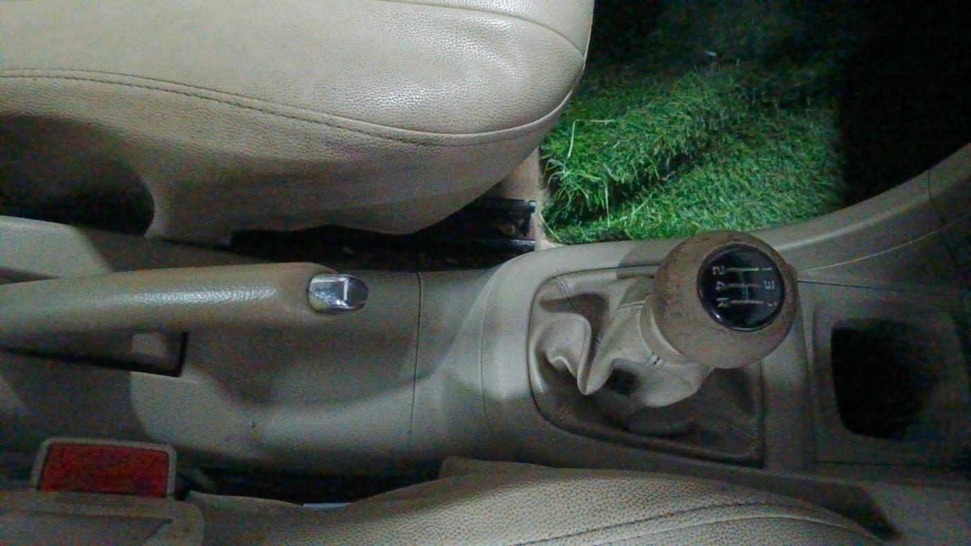 2014 Maruti Swift Dzire VXI, Petrol, Manual, 83,299 km, Gear Lever