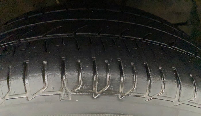 2017 Maruti Baleno ALPHA PETROL 1.2, Petrol, Manual, 1,00,098 km, Left Front Tyre Tread