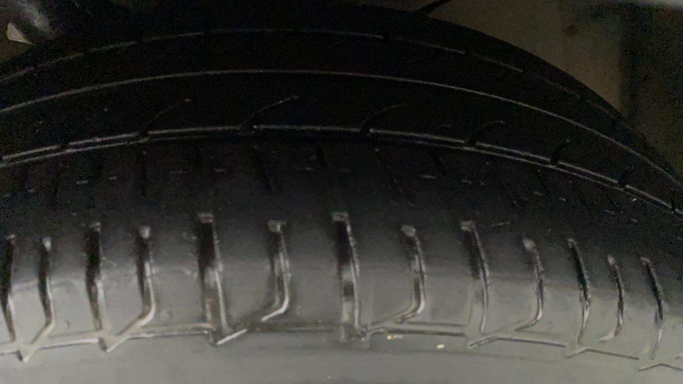 2017 Maruti Baleno ALPHA PETROL 1.2, Petrol, Manual, 1,00,098 km, Left Rear Tyre Tread