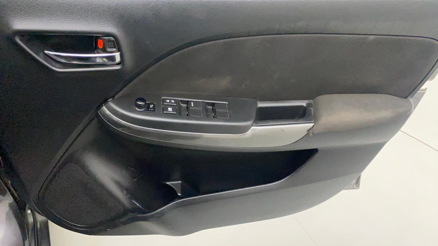 2017 Maruti Baleno ALPHA PETROL 1.2, Petrol, Manual, 1,00,098 km, Driver Side Door Panels Control