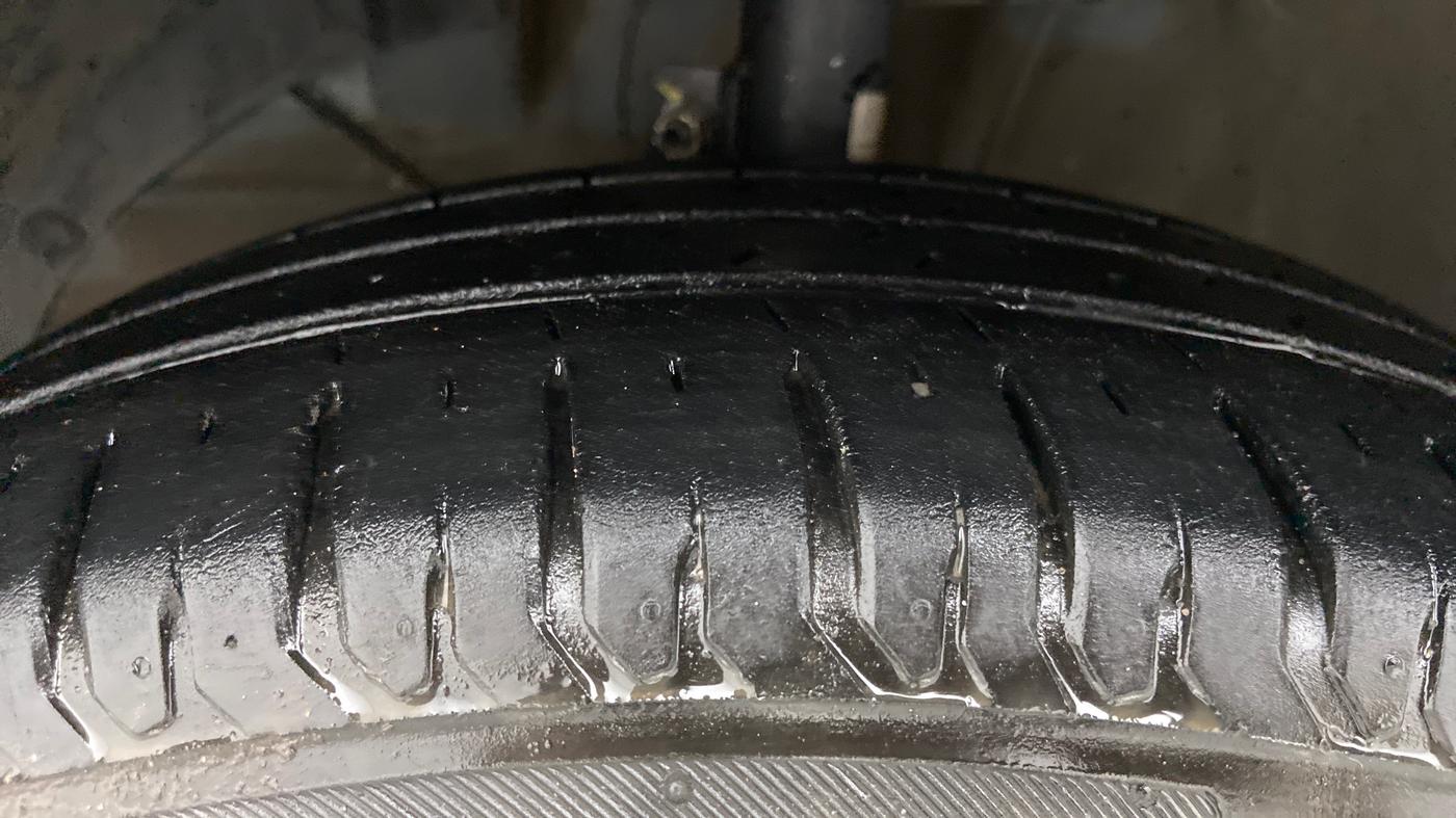 2021 Maruti XL6 ALPHA AT, Petrol, Automatic, 45,008 km, Left Front Tyre Tread