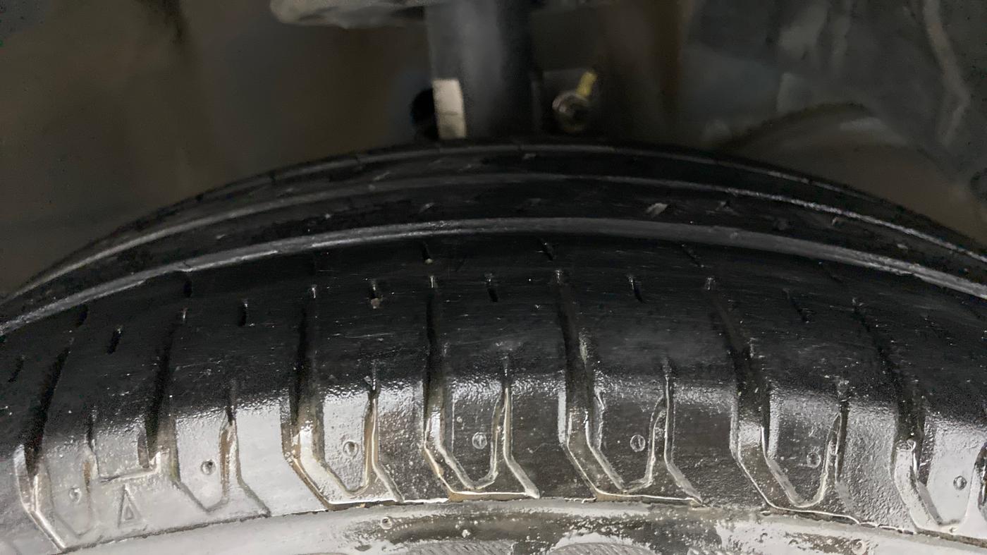 2021 Maruti XL6 ALPHA AT, Petrol, Automatic, 45,008 km, Right Front Tyre Tread