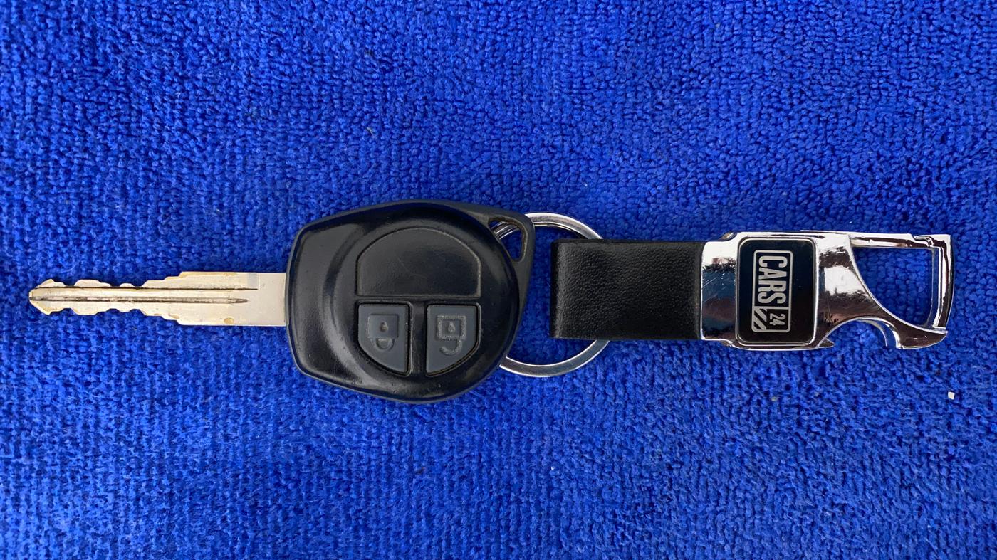2013 Maruti Swift VXI, Petrol, Manual, 59,160 km, Key Close Up