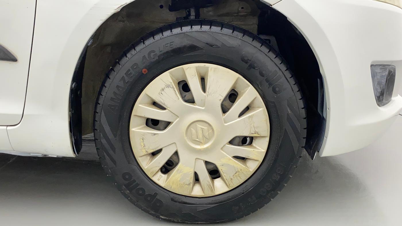 2013 Maruti Swift VXI, Petrol, Manual, 59,160 km, Right Front Wheel