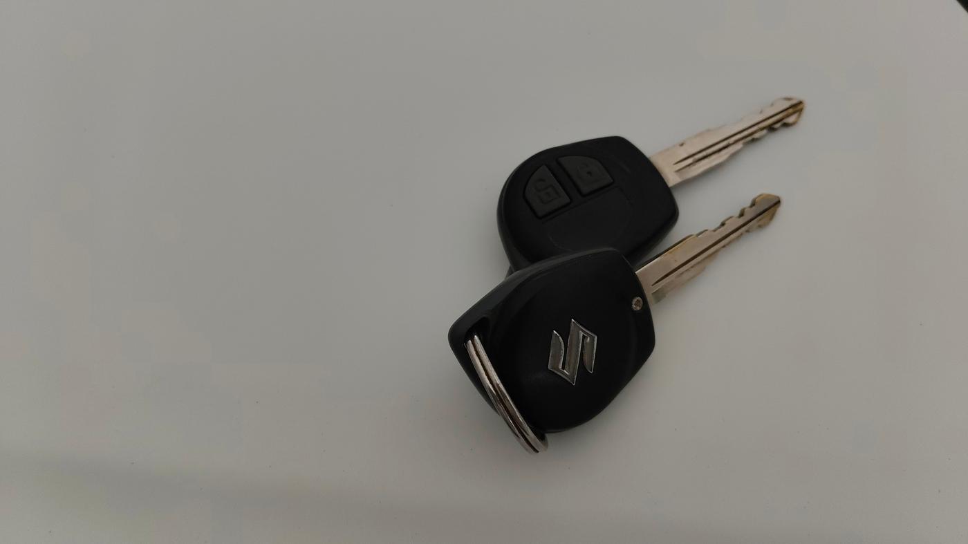 2016 Maruti Wagon R 1.0 VXI AMT, Petrol, Automatic, 62,885 km, Key Close Up