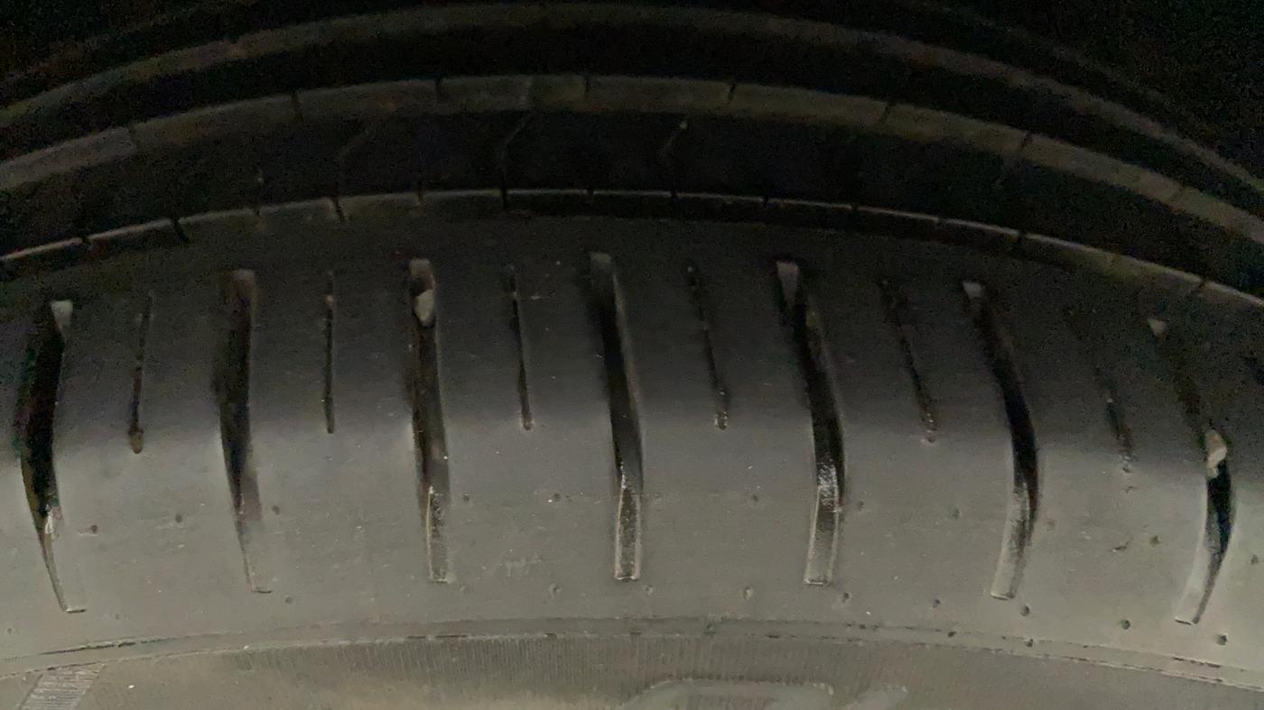 2017 Maruti Baleno ZETA PETROL 1.2, Petrol, Manual, 15,534 km, Right Rear Tyre Tread