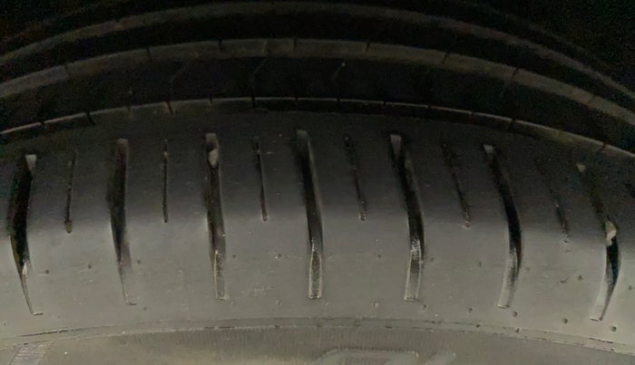 2017 Maruti Baleno ZETA PETROL 1.2, Petrol, Manual, 15,534 km, Right Rear Tyre Tread