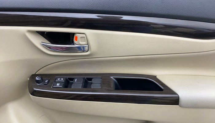 2017 Maruti Ciaz ALPHA 1.4 PETROL, Petrol, Manual, 27,768 km, Driver Side Door Panels Control