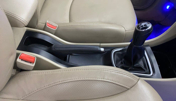 2017 Maruti Ciaz ALPHA 1.4 PETROL, Petrol, Manual, 27,768 km, Gear Lever