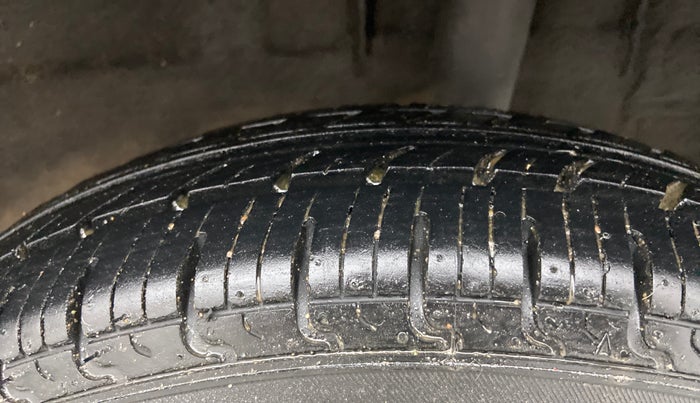 2018 Renault Kwid RXT 1.0, Petrol, Manual, 84,164 km, Left Rear Tyre Tread