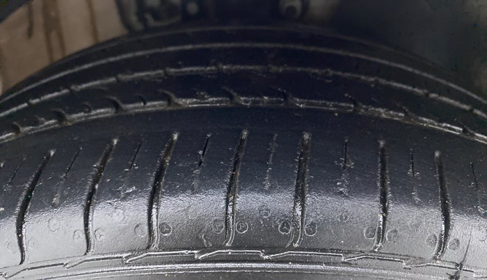 2020 Volkswagen Polo HIGH LINE PLUS 1.0, Petrol, Manual, 40,972 km, Right Front Tyre Tread