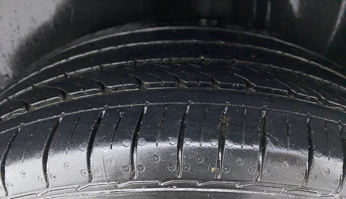 2020 Volkswagen Polo HIGH LINE PLUS 1.0, Petrol, Manual, 40,972 km, Left Rear Tyre Tread