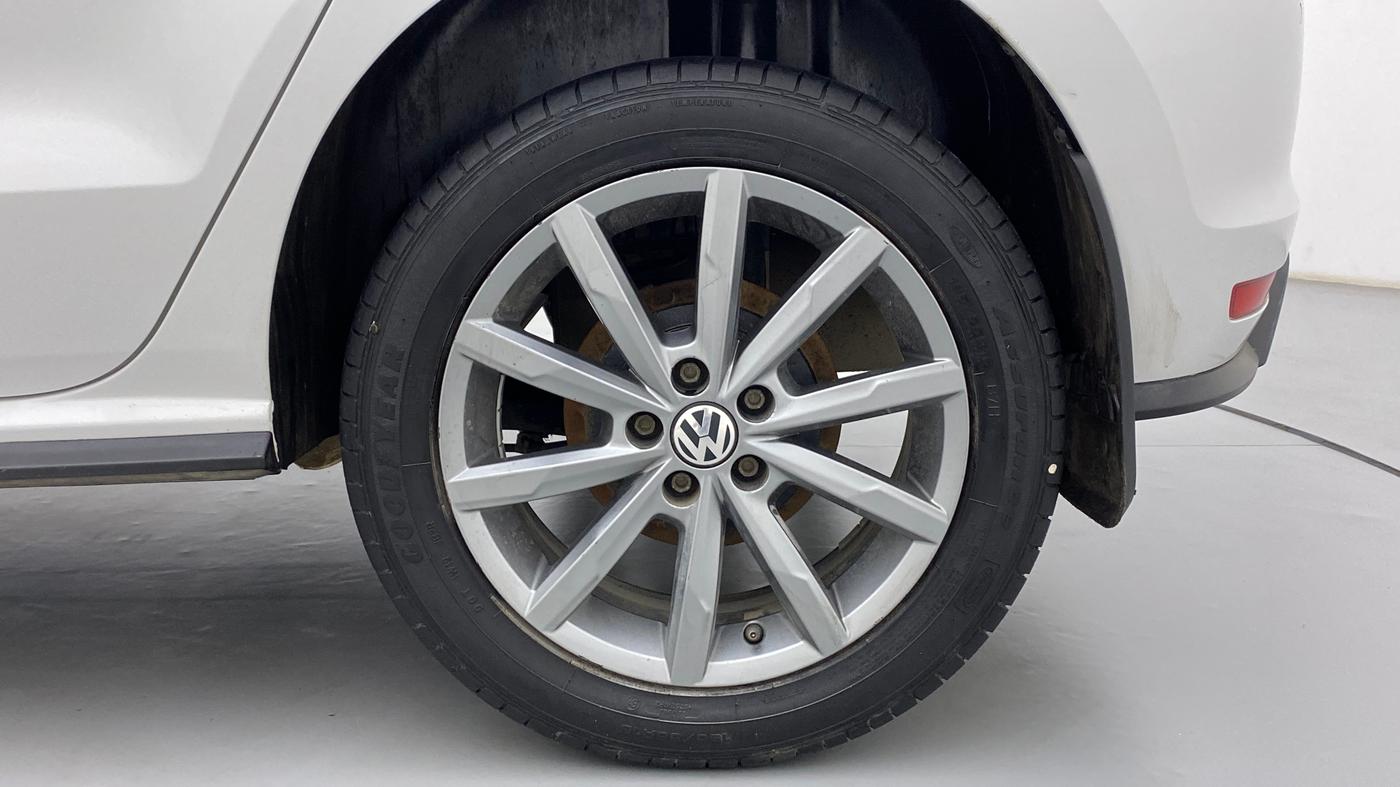 2020 Volkswagen Polo HIGH LINE PLUS 1.0, Petrol, Manual, 40,972 km, Left Rear Wheel