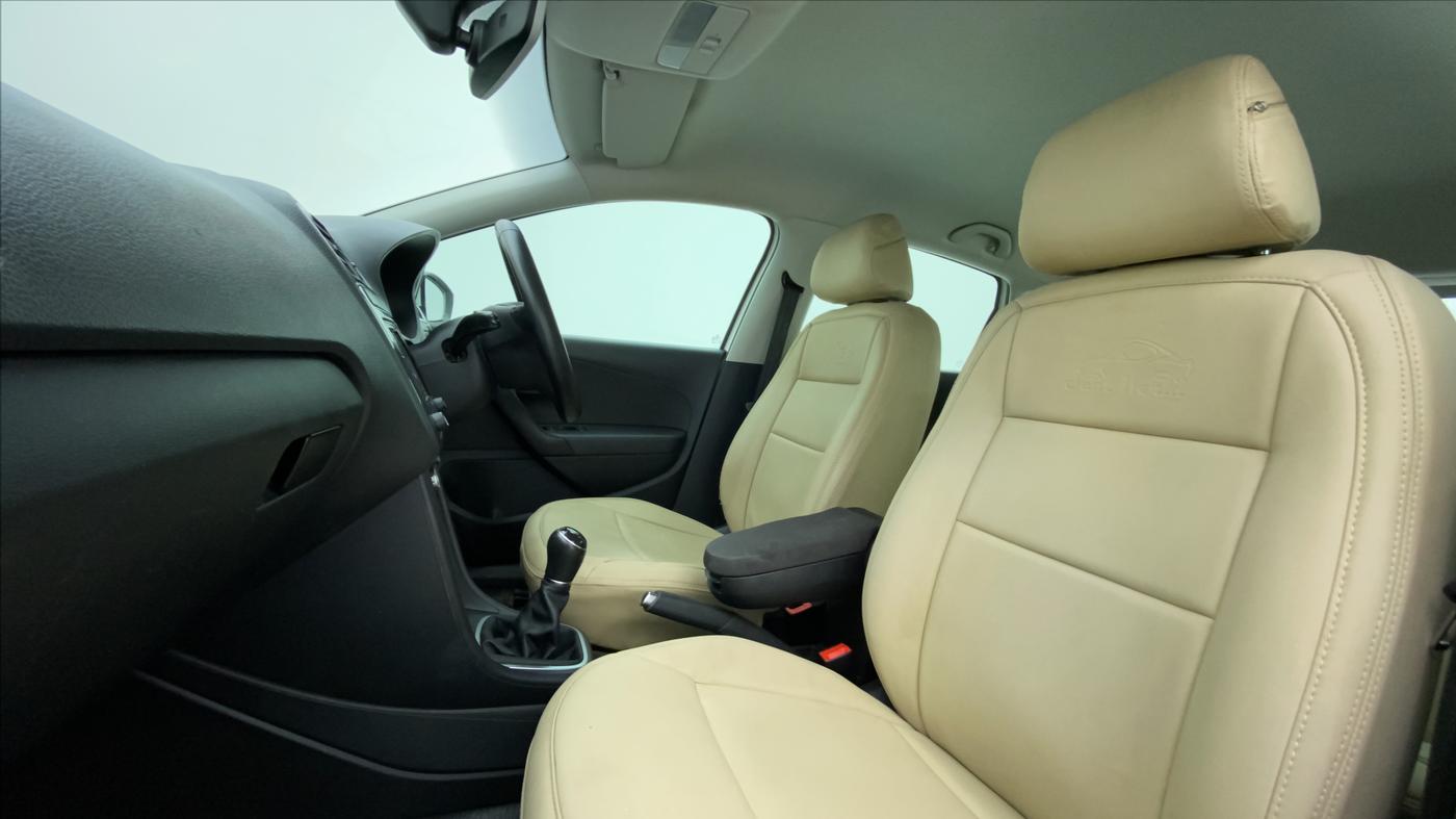 2020 Volkswagen Polo HIGH LINE PLUS 1.0, Petrol, Manual, 40,972 km, Right Side Front Door Cabin