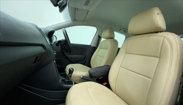 2020 Volkswagen Polo HIGH LINE PLUS 1.0, Petrol, Manual, 40,972 km, Right Side Front Door Cabin