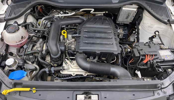 2020 Volkswagen Polo HIGH LINE PLUS 1.0, Petrol, Manual, 40,972 km, Open Bonet