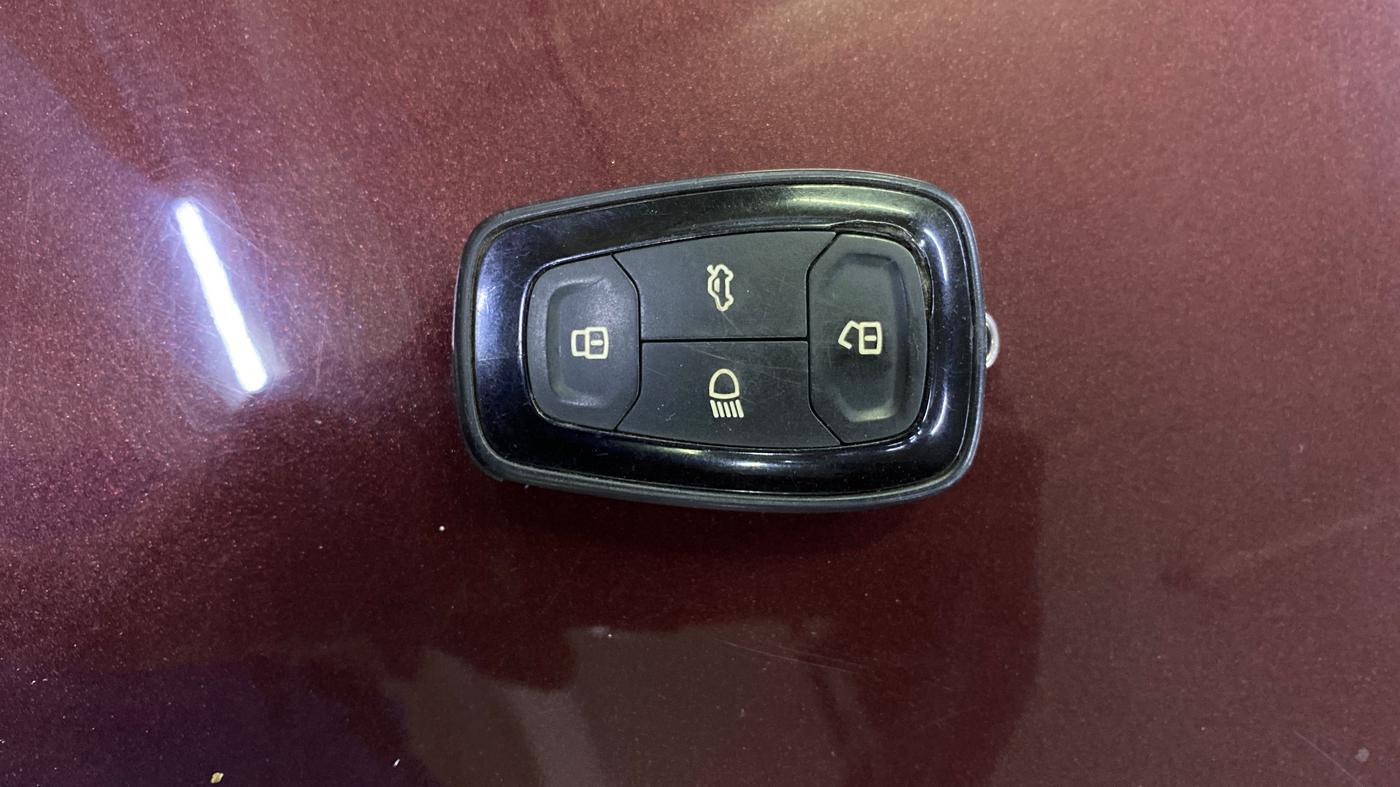 2020 Tata TIGOR XZ PLUS PETROL, Petrol, Manual, 85,723 km, Key Close Up