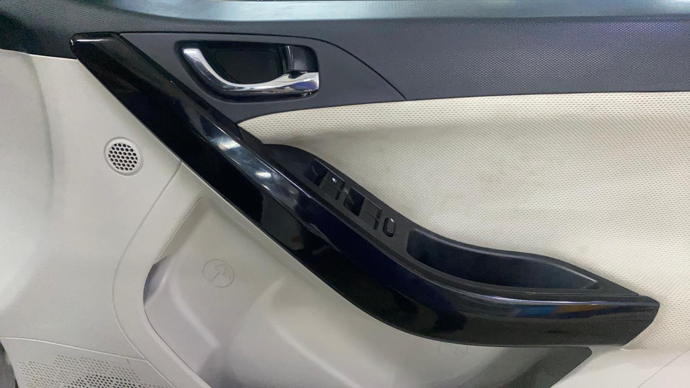 2022 Tata NEXON XZ PLUS (HS) PETROL, Petrol, Manual, 41,450 km, Driver Side Door Panels Control